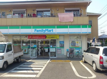 ファミリーマート早宮四丁目店
