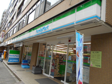  【コンビニ】ファミリーマート　中川小金井北店の画像1