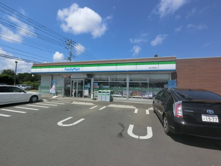 ファミリーマート　八街三角地店