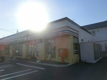 セブンイレブン 札幌曙6条店は、曙通と下手稲通が交差したところの近くにあります。 セブイレブン 札幌曙6条店の画像1