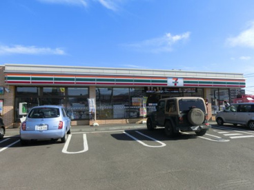 セブンイレブン曙2条店は他のコンビと比べて、駐車場がとても広いです!! セブンイレブン 曙2条店の画像2
