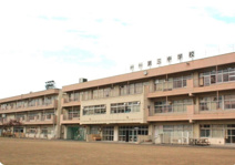 調布市立第三中学校