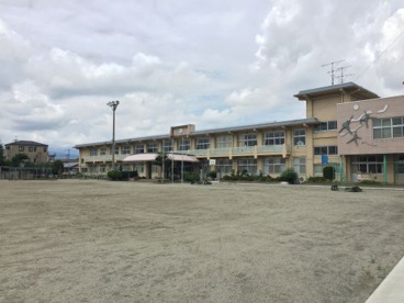中央市立田富小学校の画像2