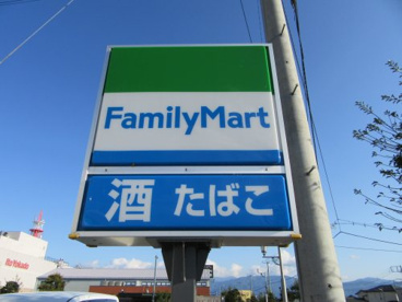 ファミリーマート甲府昭和店の画像1