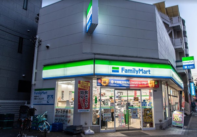 ファミリーマート・田端新町三丁目店の画像1