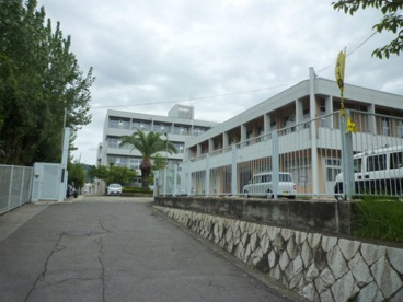 箕面市立第三中学校の画像1