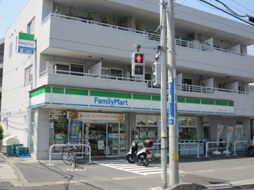 ファミリーマート市川八幡二丁目店の画像1