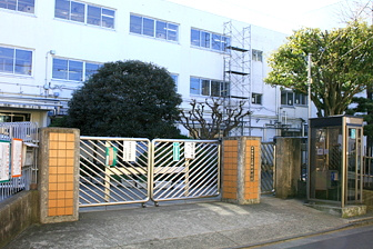  世田谷中学校の画像1