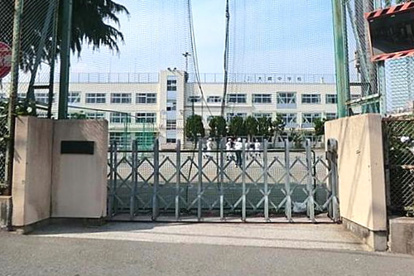 品川区立大崎中学校の画像1