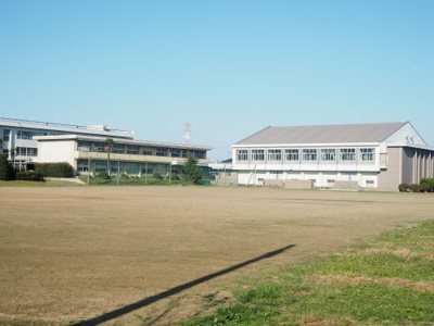 白岡市立菁莪中学校の画像
