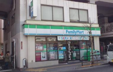 コンビニエンスストア ファミリーマート 高円寺駅東店