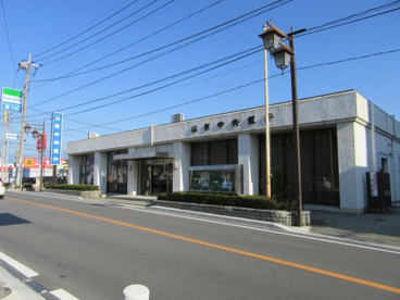 山梨中央銀行 石和支店の画像4