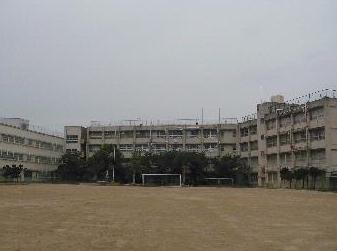 東大阪市立楠根中学校の画像1
