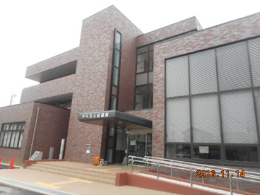 本庄市立図書館の画像1