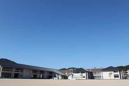 甲山中学校の画像1