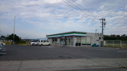 ファミリーマート三好上前店の画像1