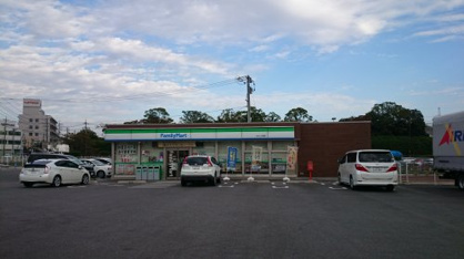 ファミリーマート みよし打越店の画像1