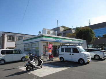 ファミリーマート　狭山市役所前店の画像1