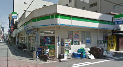 ファミリーマート アメリカ村店の画像1
