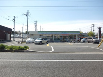 ファミリーマート 富田林小金台店