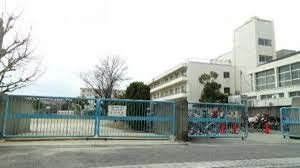箕面市立豊川南小学校の画像1