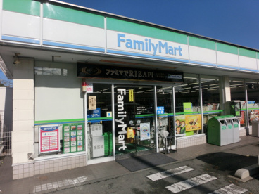 ファミリーマート港南台インター店の画像1