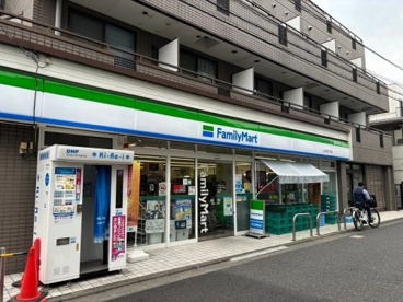 ファミリーマート上北沢４丁目店の画像1