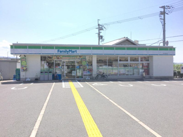 ファミリーマート泉佐野鶴原店の画像1