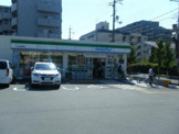 ファミリーマート豊中長興寺店