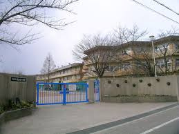 川西市立牧の台小学校の画像1