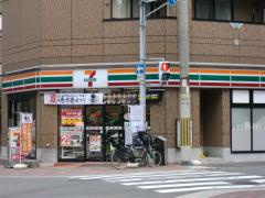 セブン−イレブン大阪靱本町３丁目店の画像1