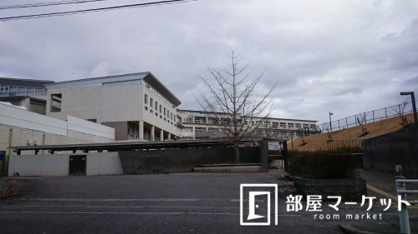 みよし市立三好丘中学校の画像2