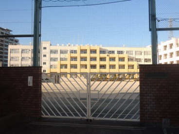 足立区立第九中学校の画像1