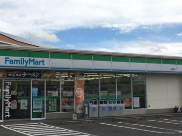 ファミリーマート鳥取南店の画像1