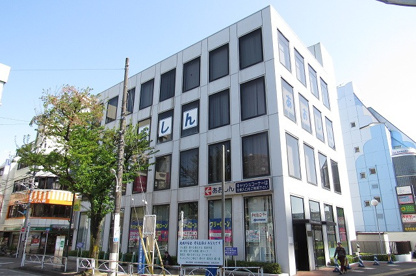 青梅信用金庫 東村山支店の画像1