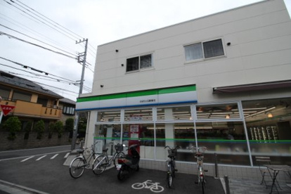 ファミリーマートひばりヶ丘駅東店の画像1
