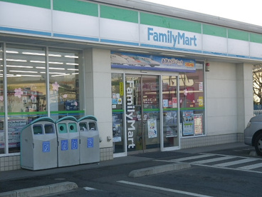 ファミリーマート東久留米下里二丁目店の画像1