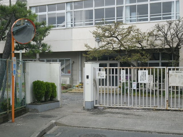 東久留米市立下里中学校の画像2
