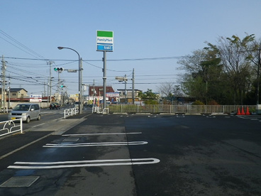 ファミリーマート下里七丁目店の画像1