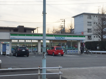 ファミリーマート滝山中央通り店の画像4