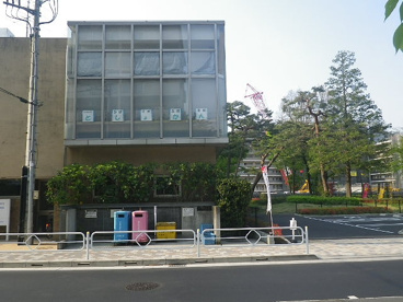 東久留米市役所 ひばりが丘図書館の画像2