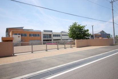 伊勢崎市立赤堀中学校の画像1