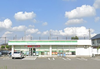 ファミリーマート・日野屋伊勢崎茂呂店の画像1