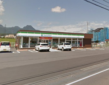 ファミリーマート 吉岡下野田店の画像1