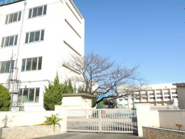 足立区立 渕江中学校の画像1
