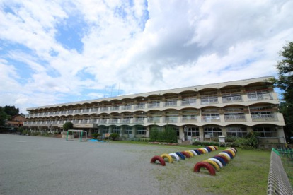 渋川市立中郷小学校の画像1