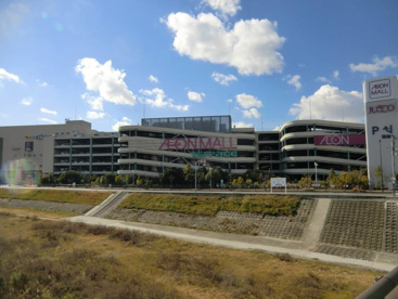 駐車台数2600台! イオンモール伊丹テラスの画像1