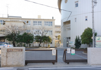 草加市立草加中学校の画像1