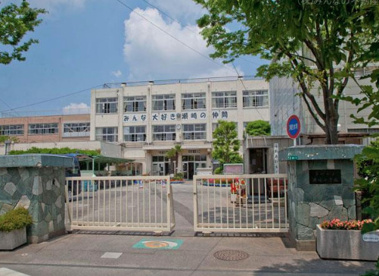 草加市立瀬崎小学校の画像1