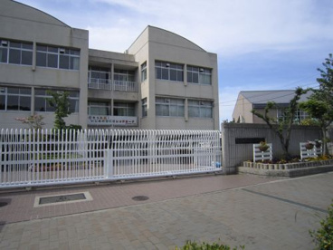 富田林市立明治池中学校の画像1